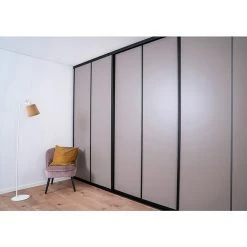 BAUHAUS Room Plaza Easy Schiebetür-Bau-Set Taupe/Weiß Miniperl, Profilfarbe: Schwarz – Elegante Innentür -Schränke Möbel Mall 12 4